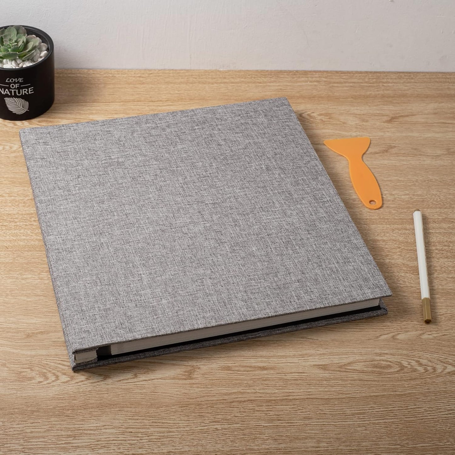 Large Photo Album Self Adhesive Scrapbook Album for 4×6 8×10 Pictures DIY Magnetic Linen Cover Album 40 Pages for Family Wedding Gifts with Metal Pen and Plastic Board