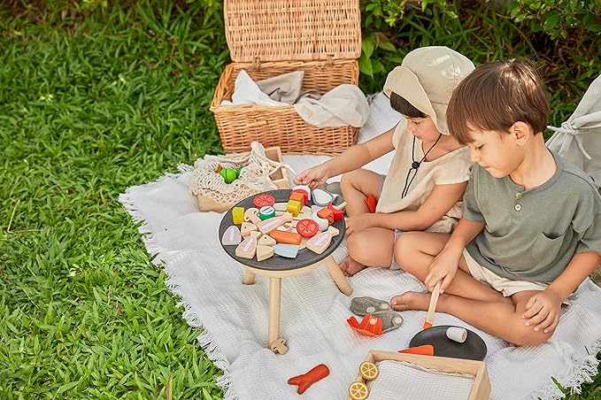 PlanToys® Wooden Barbeque Pretend Cooking Toy for Kids | Kitchen Toy Includes Grill, Food Pieces, Tongs & Charcoal Stove | Montessori Food Role Play Set for Fine Motor Skills & Imaginative Learning