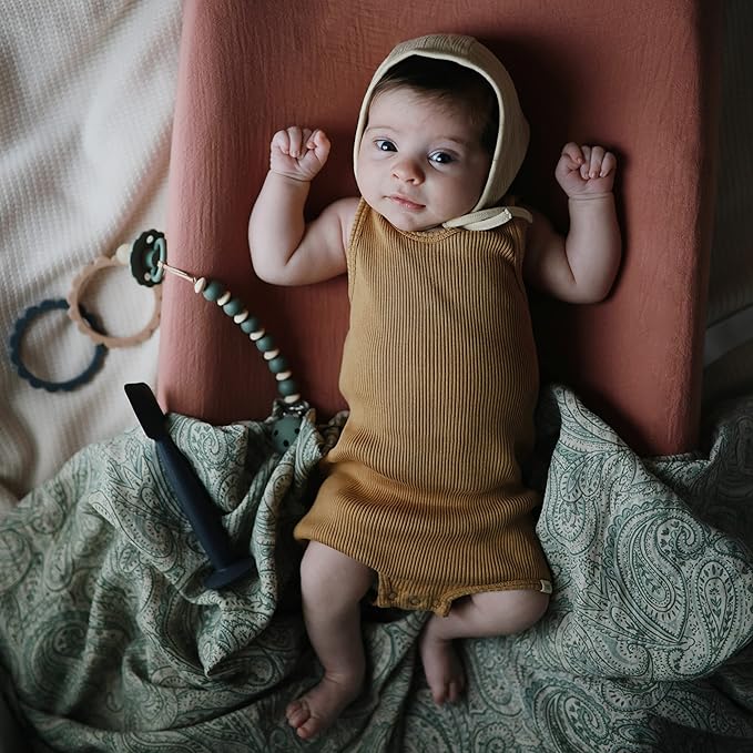 FRIGG Daisy Natural Rubber Baby Pacifier | Made in Denmark | BPA-Free (Biscuit/Lily Pad, 6-18 Months) 2-Pack